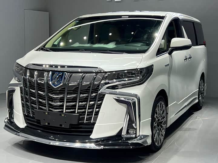 Фото 1 - Toyota Alphard