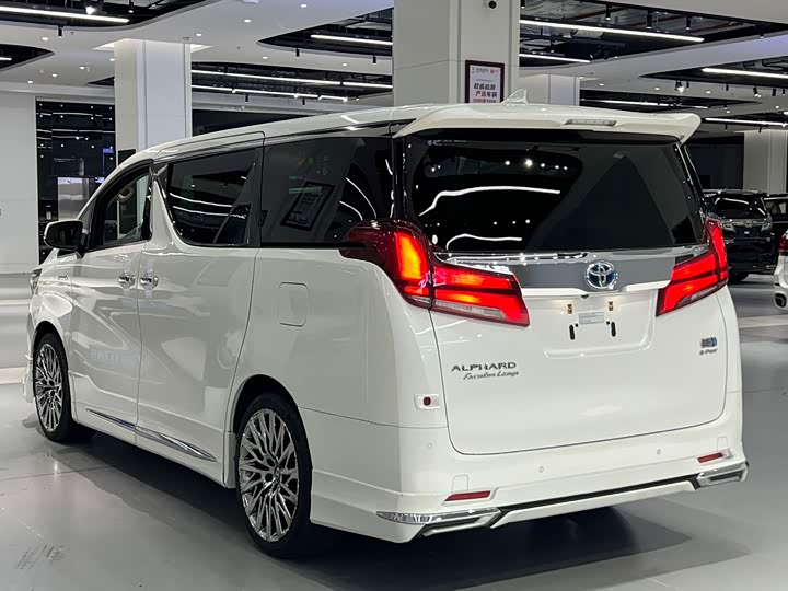 Фото 4 - Toyota Alphard