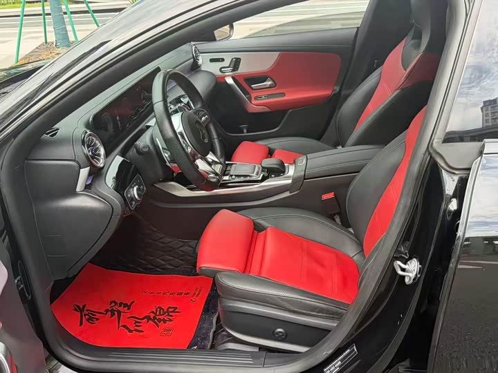 Фото 6 - Mercedes-Benz CLA-Class AMG
