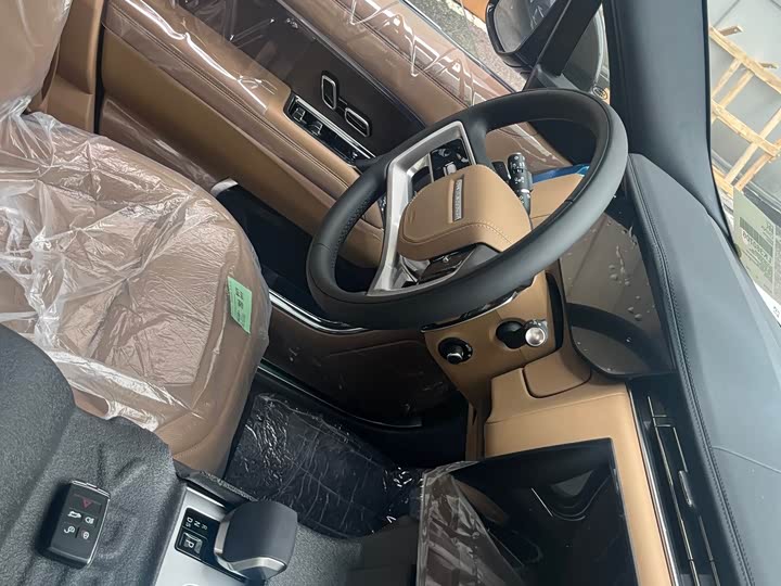 Land Rover Range Rover 2026 2026款 3.0 L6 400PS SE长轴版
