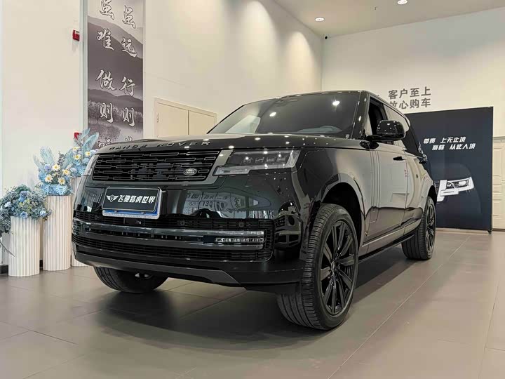 Land Rover Range Rover 2025 2025款 3.0 L6 400PS 盛世加长版