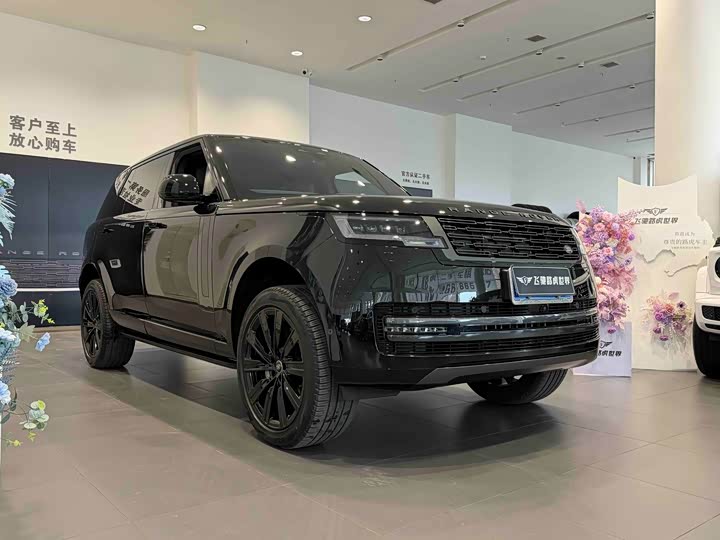Land Rover Range Rover 2025 2025款 3.0 L6 400PS 盛世加长版