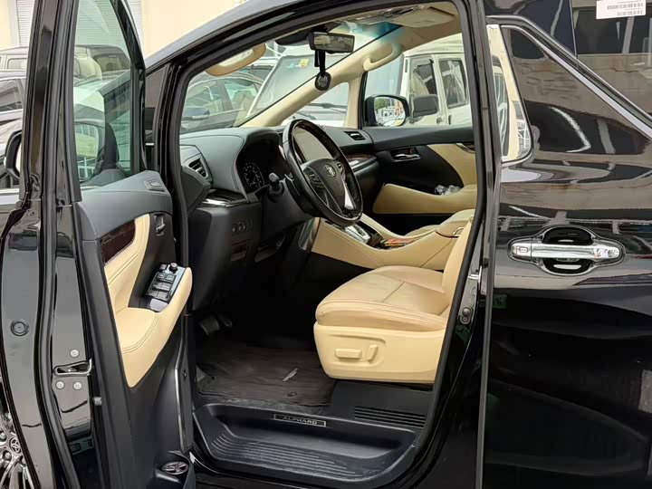Фото 4 - Toyota Alphard
