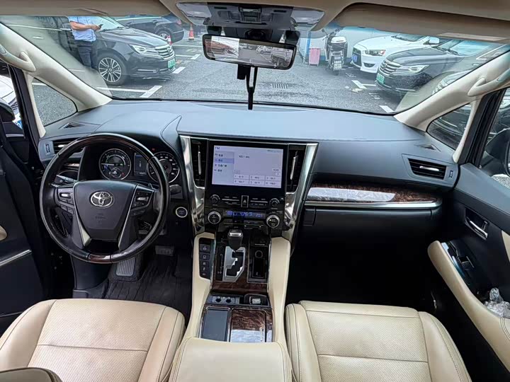 Фото 6 - Toyota Alphard