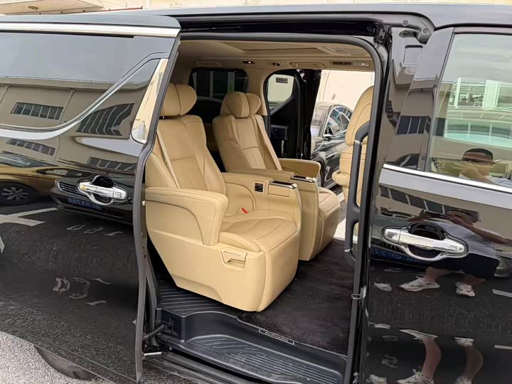 Фото 9 - Toyota Alphard