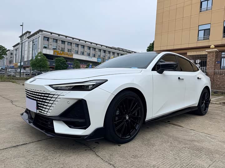 Zdjęcie 1 - Changan UNI-V