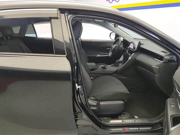 Фото 8 - Toyota Venza