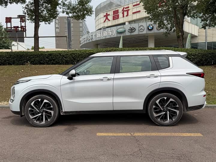 2023 Mitsubishi Outlander