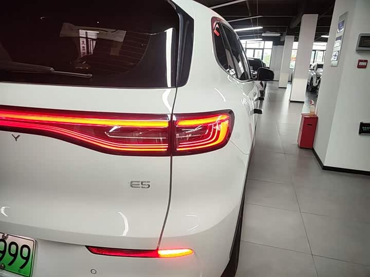 Zdjęcie 8 - Geely Galaxy E5