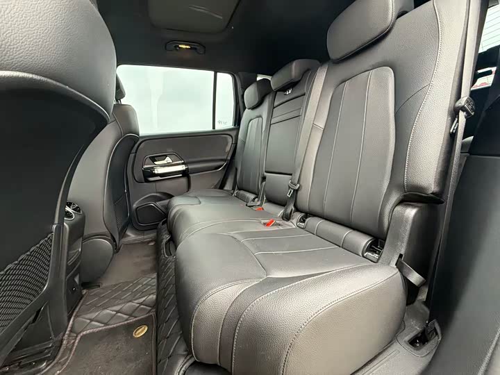 Фото 8 - Mercedes-Benz EQB