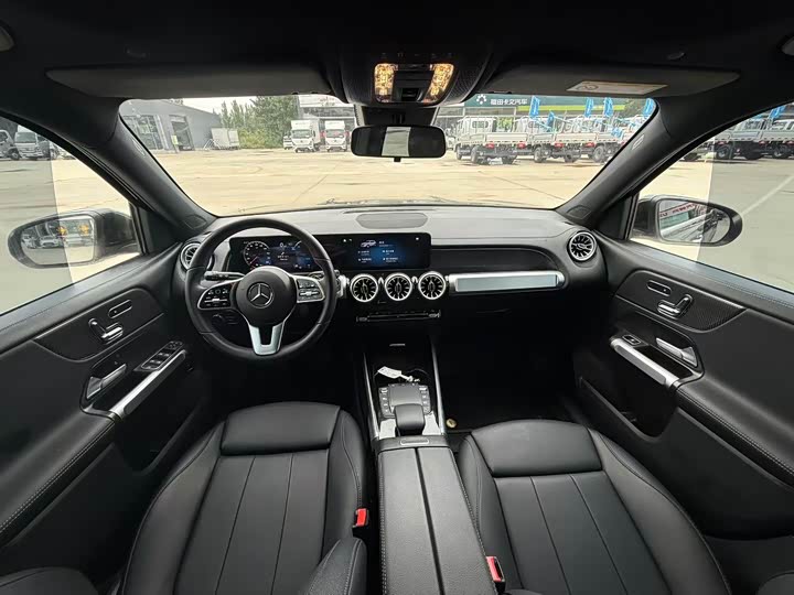 Фото 9 - Mercedes-Benz EQB