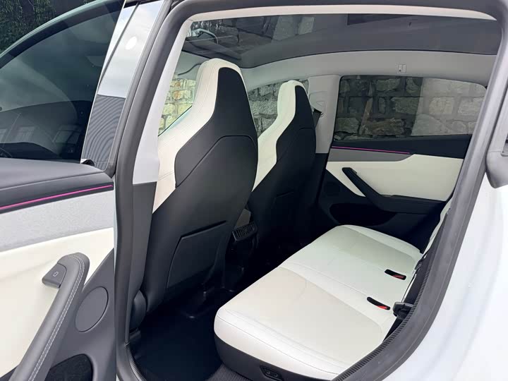 Фото 6 - Tesla Model Y