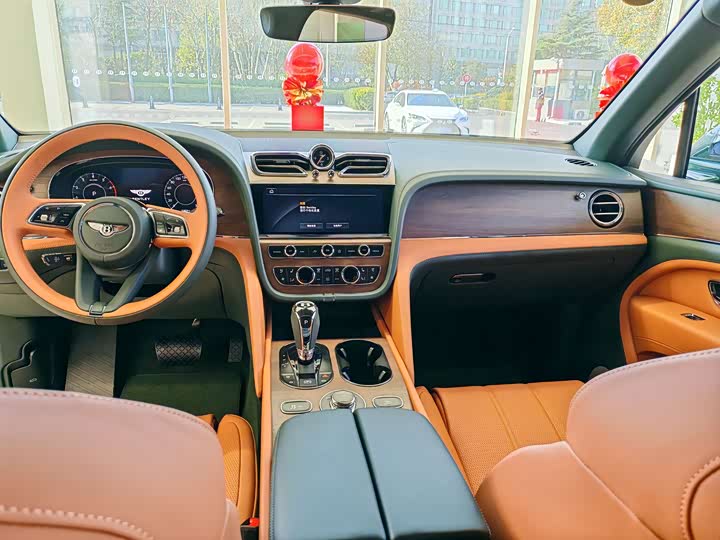 Bentley Bentayga 2024 2024款 4.0T V8 长轴距版