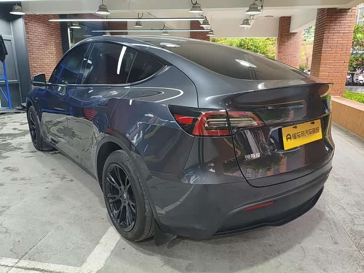 Фото 3 - Tesla Model Y
