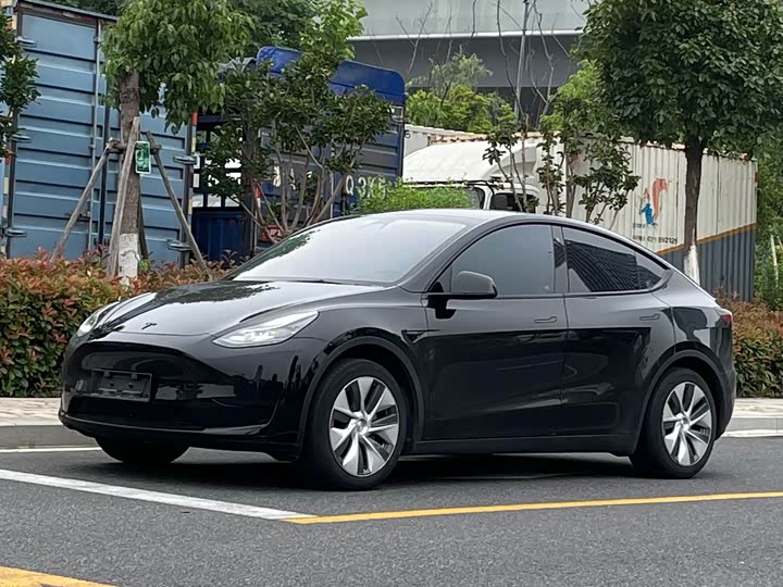Zdjęcie 1 - Tesla Model Y