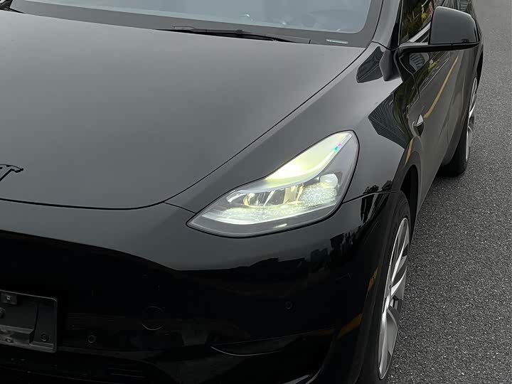 Zdjęcie 6 - Tesla Model Y