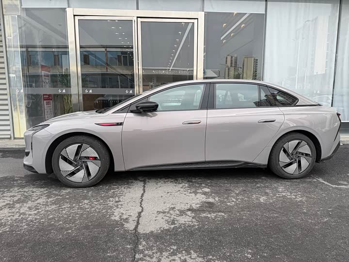 Hongqi EH7 2025 2025款 640 四驱 智选版