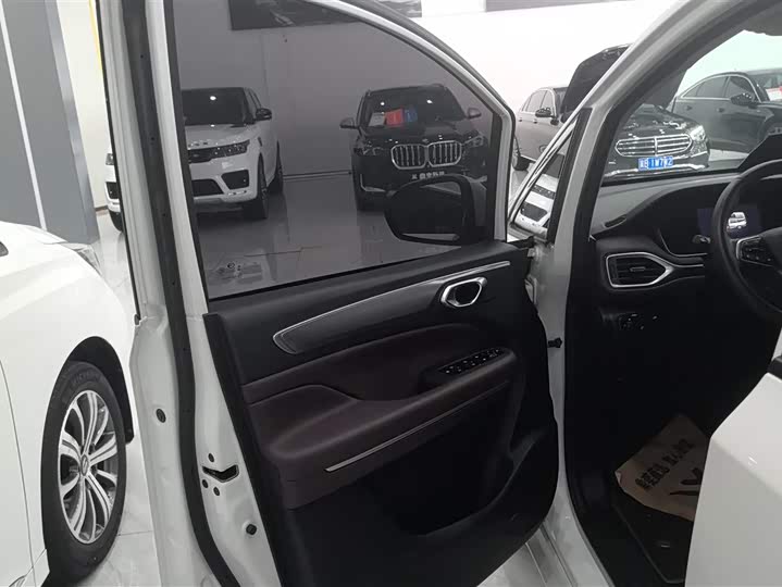 GAC Trumpchi M6 2021 2021款 PRO 270T DCT豪华版