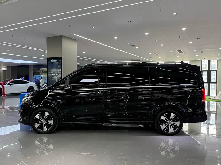 Фото 3 - Mercedes-Benz V-Class