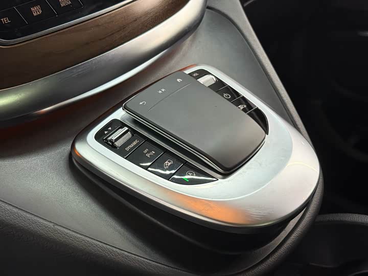 Фото 6 - Mercedes-Benz V-Class