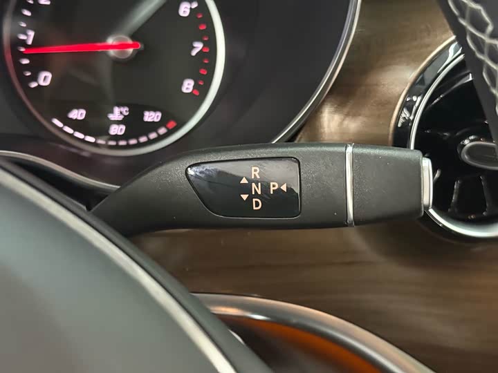 Фото 7 - Mercedes-Benz V-Class