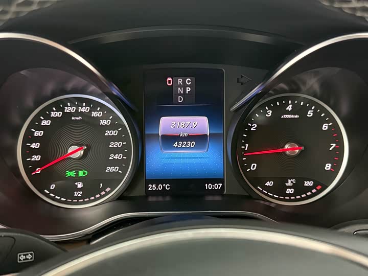 Фото 8 - Mercedes-Benz V-Class