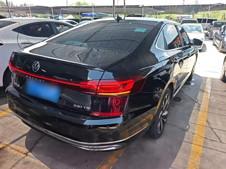Фото 7 - Volkswagen Passat