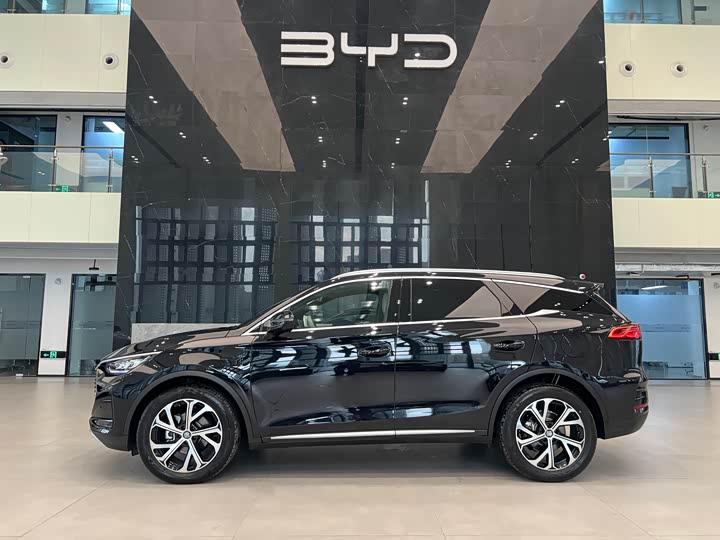 Фото 3 - BYD Tang Hybrid/EV