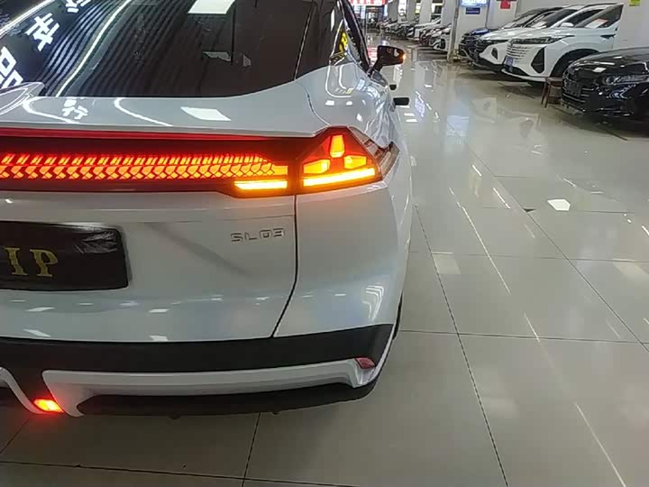 Фото 8 - Changan Deepal SL03