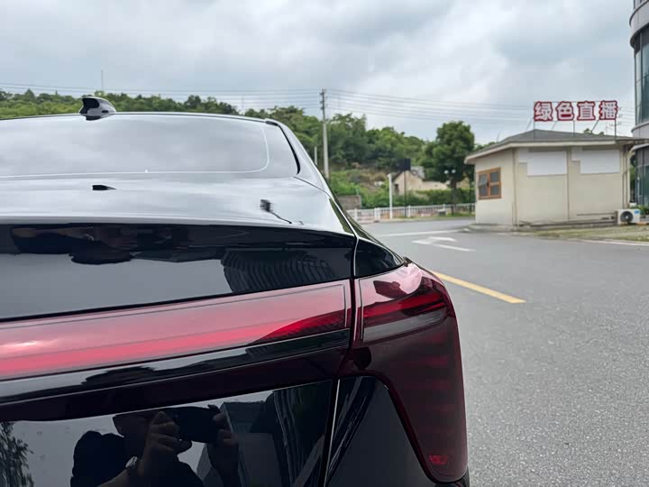 Hongqi H5 2025 2025款 1.5T DCT玄影版
