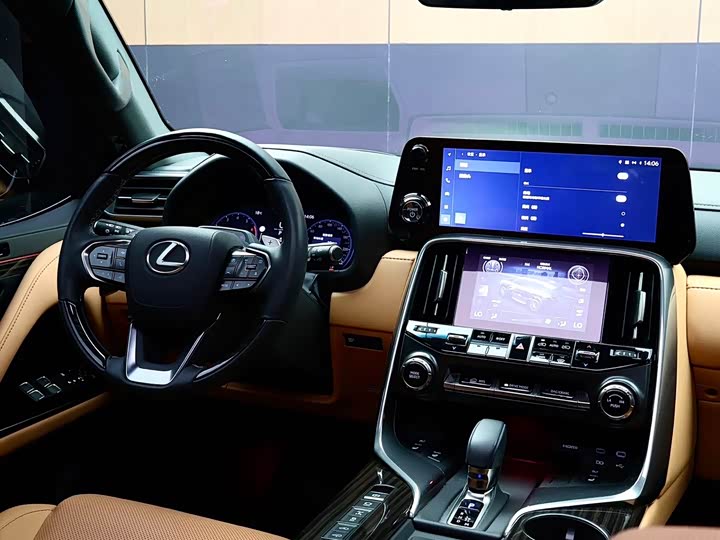 Фото 9 - Lexus LX