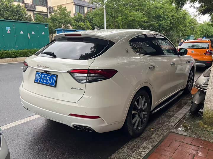 Фото 5 - Maserati Levante