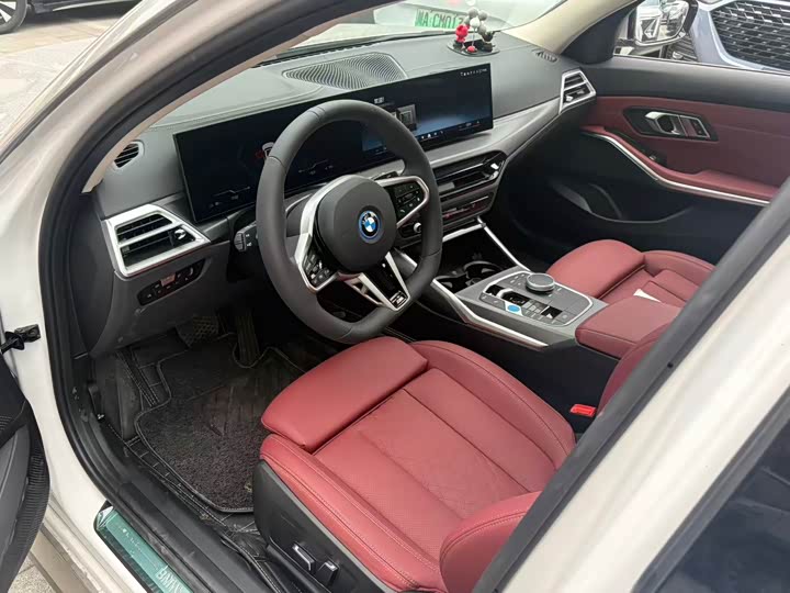 2026 BMW i3
