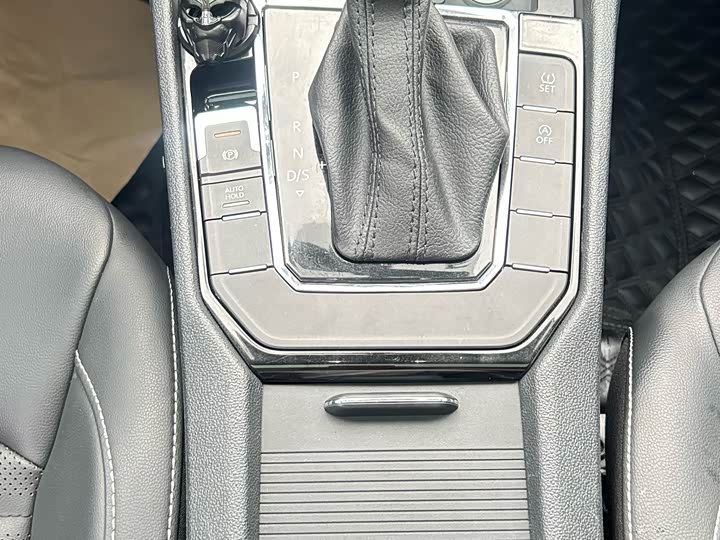 Фото 9 - Volkswagen Lamando L