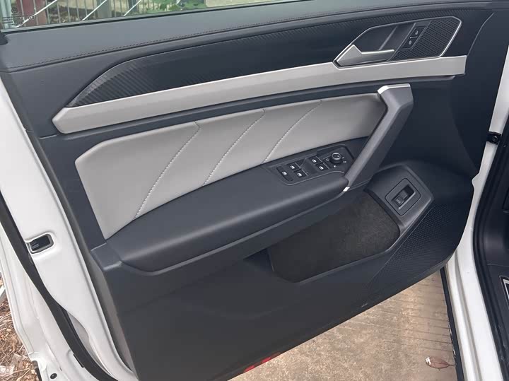 Volkswagen Tayron 2024 2024款 300TSI 两驱豪华Plus进阶版