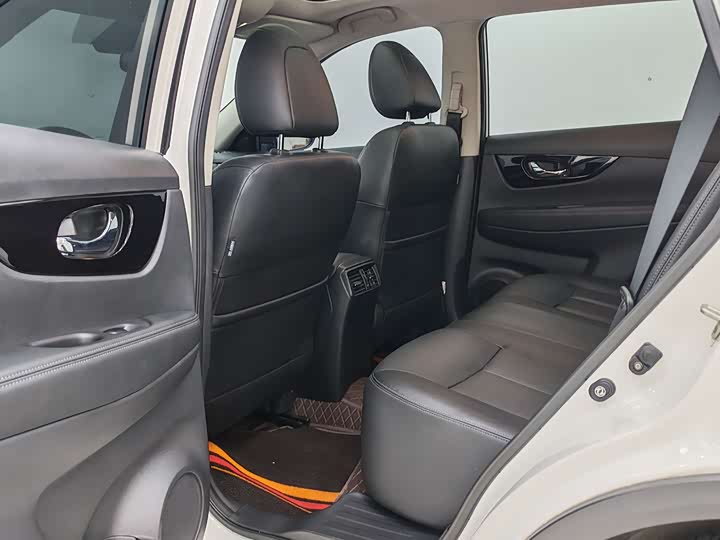 Zdjęcie 9 - Nissan X-Trail