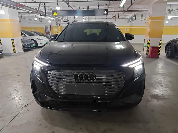 Audi Q5 e-tron 2023 2023款 40 e-tron 星耀型 锦衣套装