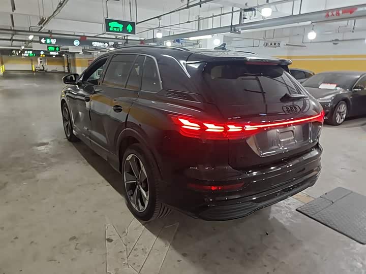 Audi Q5 e-tron 2023 2023款 40 e-tron 星耀型 锦衣套装