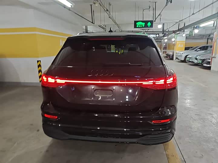 Audi Q5 e-tron 2023 2023款 40 e-tron 星耀型 锦衣套装
