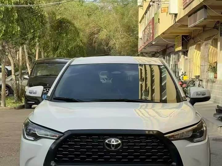Фото 2 - Toyota Corolla Cross