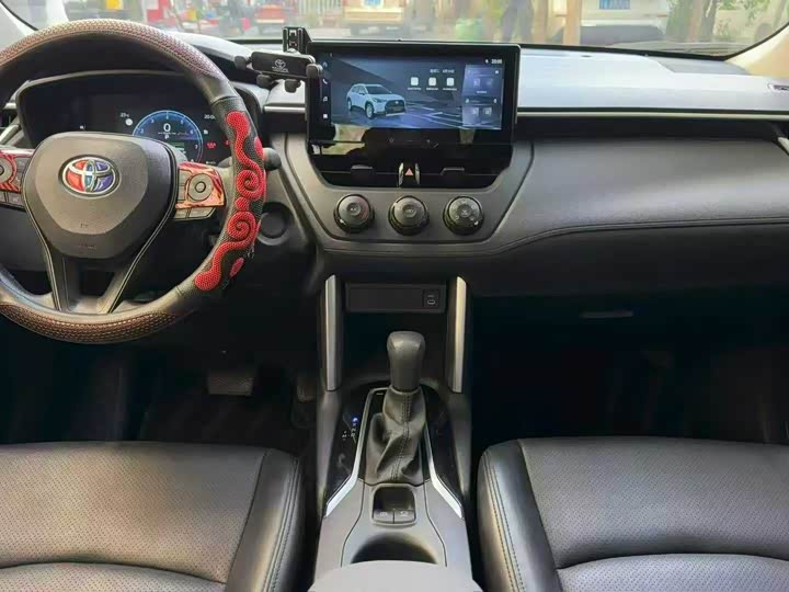 Фото 4 - Toyota Corolla Cross