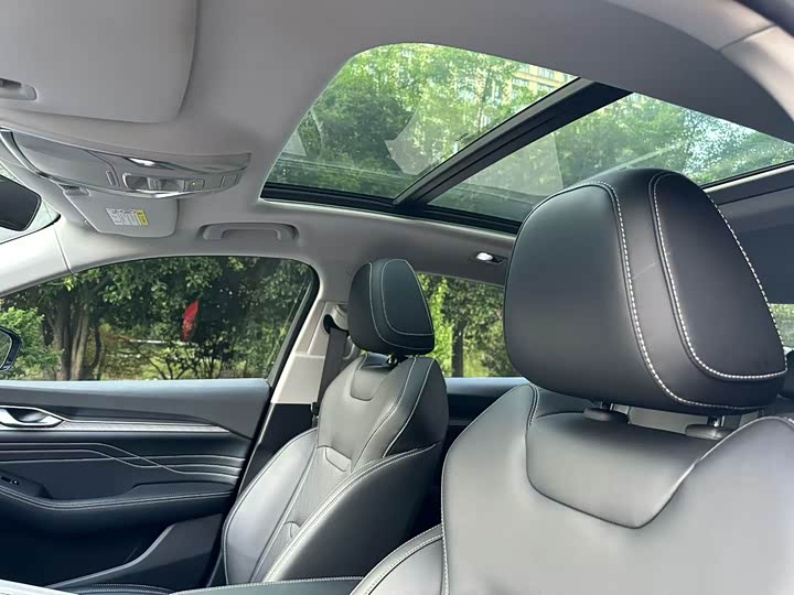Фото 7 - Geely Preface