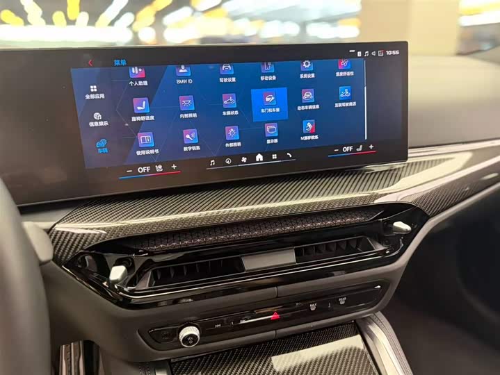 BMW M3 2024 2024款 M3四门轿车 M xDrive 雷霆版