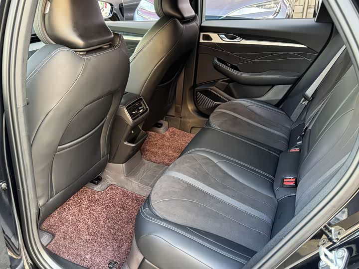 Geely Preface 2026 2026款 东方曜 2.0TD 揽星版