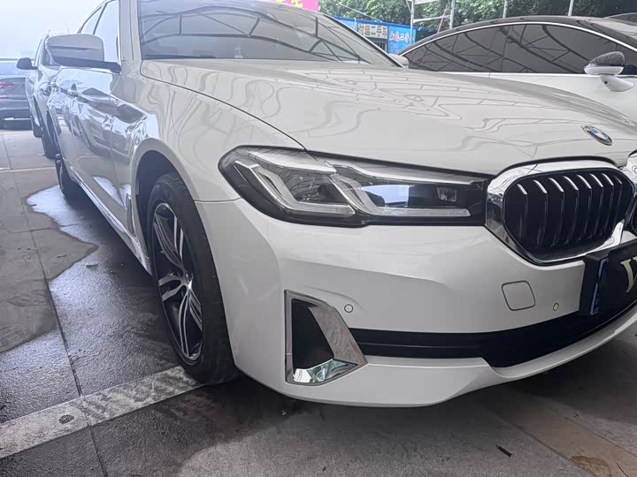 Фото 3 - BMW 5 Series