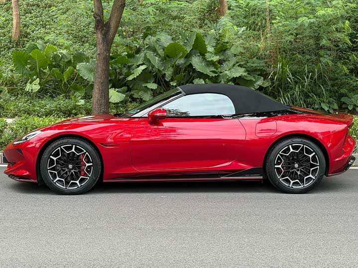 MG Motor Cyberster 2024 2024款 501km 魅力心动版