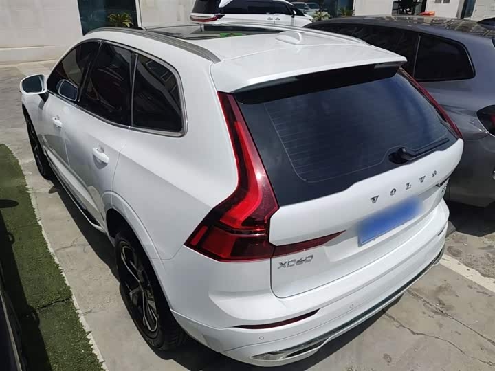 Volvo XC60 2026 2026款 B5 四驱智逸豪华版