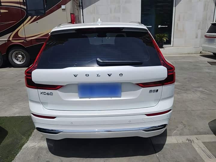 Volvo XC60 2026 2026款 B5 四驱智逸豪华版