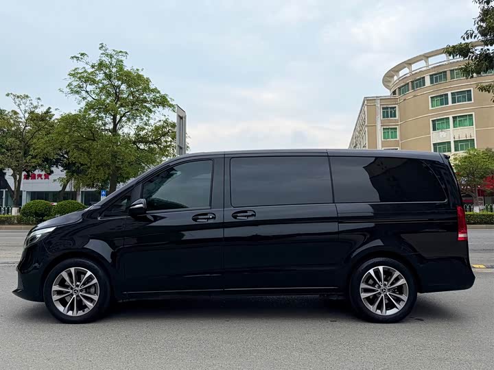 Mercedes-Benz V-Class 2022 2022款 V 260 领航版