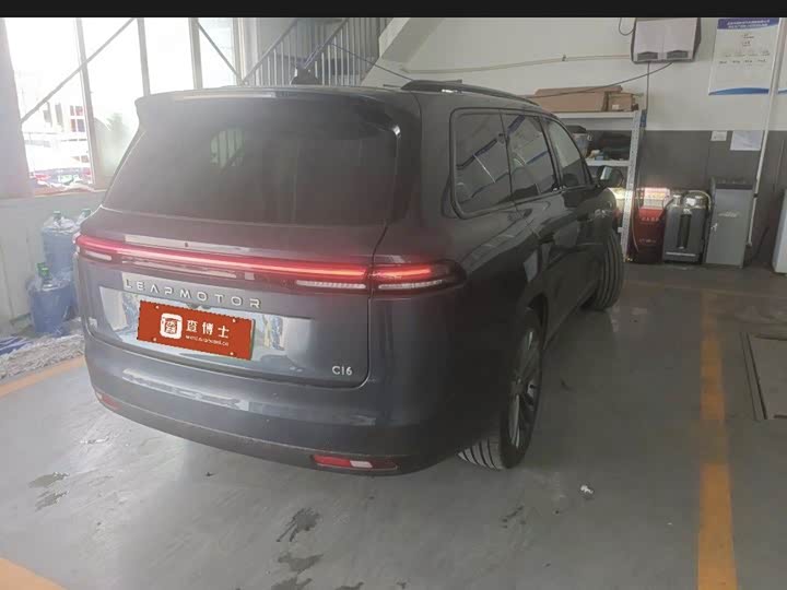 Leapmotor C16 2026 2026款 纯电 630激光雷达智尊版 6座